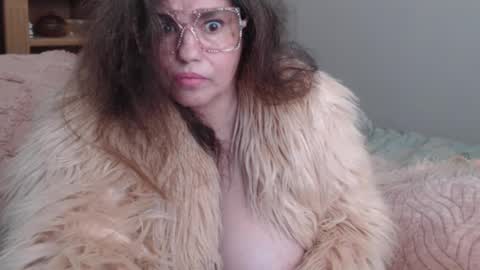 Snapshot of lalaisallbad chatting on December 16, 5:33 pm Naomi Rose online show from December 16, 5:33 pm