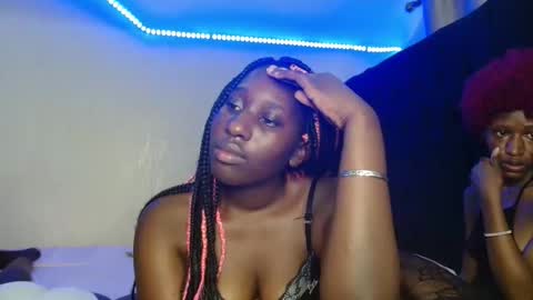 Lalisa online show from April 18, 4:38 am