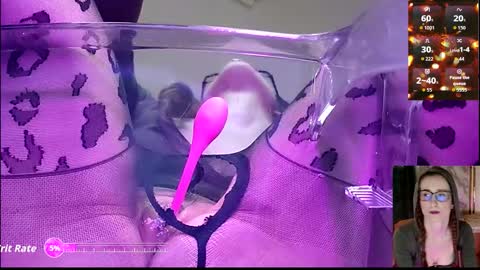 Snapshot of lana6 chatting on November 24, 11:10 am Lana online show from November 24, 11:10 am