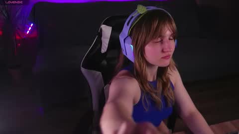 Snapshot of lana_del_kay chatting on November 7, 8:03 am Kay online show from November 7, 8:03 am