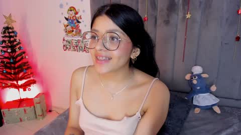 Snapshot of lana_dol chatting on January 6, 3:19 pm ... . . ... online show from January 6, 3:19 pm