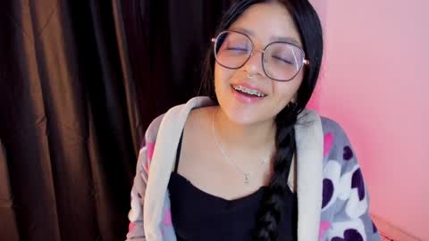 Snapshot of lana_dol chatting on January 7, 3:33 pm ... . . ... online show from January 7, 3:33 pm