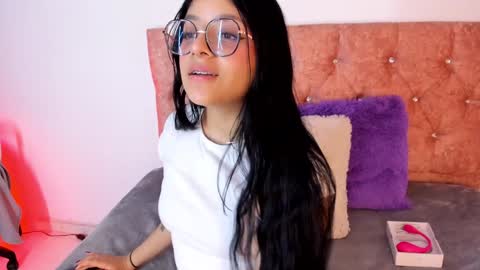 Snapshot of lana_dol chatting on January 15, 1:09 pm ... . . ... online show from January 15, 1:09 pm