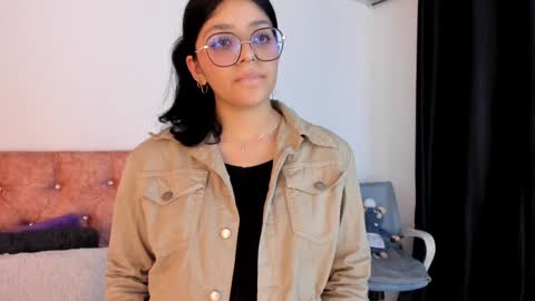 Snapshot of lana_dol chatting on January 27, 9:33 pm ... . . ... online show from January 27, 9:33 pm