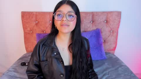 Snapshot of lana_dol chatting on February 8, 1:01 pm ... . . ... online show from February 8, 1:01 pm