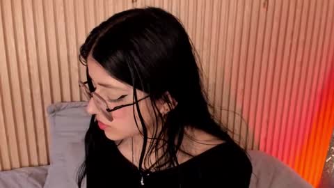 ... .          . ... online show from December 19, 1:51 pm