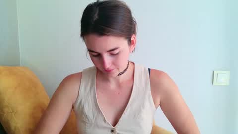 lana_gl online show from July 27, 9:05 am
