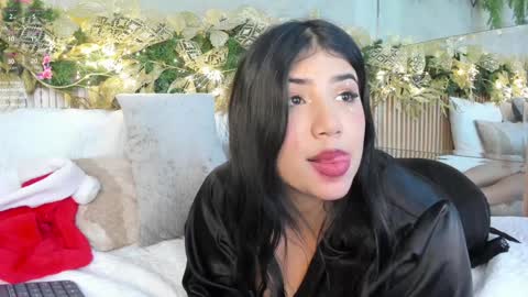 Snapshot of lana_lann chatting on December 13, 6:49 pm lana_lann online show from December 13, 6:49 pm