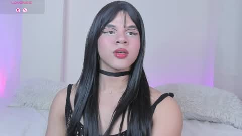 INDEPENDENT MODEL online show from June 18, 2:01 am