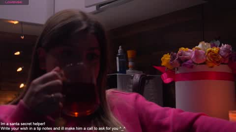 Snapshot of lana_rosy chatting on January 5, 9:05 am Alana online show from January 5, 9:05 am