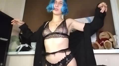 lana_tews online show from October 1, 7:20 pm