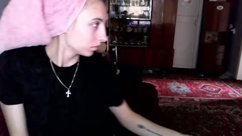 Snapshot of lanabeils chatting on November 10, 7:51 am Lana online show from November 10, 7:51 am