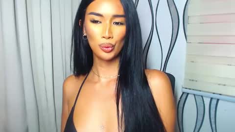 Snapshot of lanadel_hilton chatting on January 20, 5:15 am Lana online show from January 20, 5:15 am