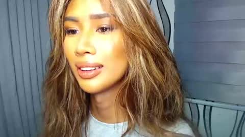 Snapshot of lanadel_hilton chatting on February 2, 12:57 pm Lana online show from February 2, 12:57 pm