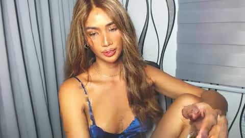 Snapshot of lanadel_hilton chatting on February 3, 3:17 pm Lana online show from February 3, 3:17 pm