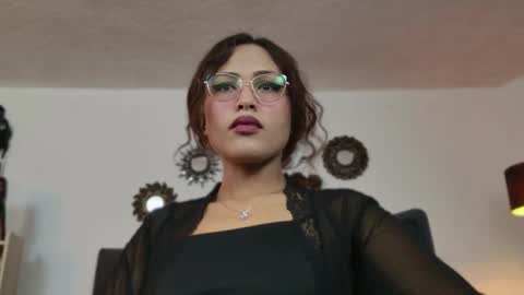 Snapshot of lanadoux_ chatting on December 15, 2:21 pm Mistress Lana online show from December 15, 2:21 pm