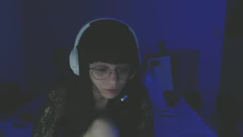 Snapshot of lanalbarcellos chatting on February 16, 5:15 am Night Owl online show from February 16, 5:15 am