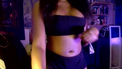 Snapshot of lanaluxxe4 chatting on February 4, 11:20 pm lanaluxxe4 online show from February 4, 11:20 pm