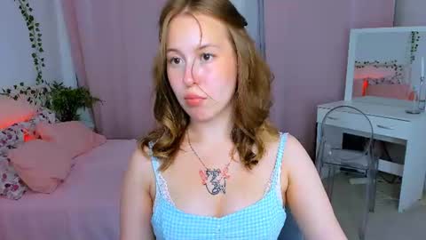 Snapshot of lanaroselle chatting on June 29, 3:23 pm Lana online show from June 29, 3:23 pm