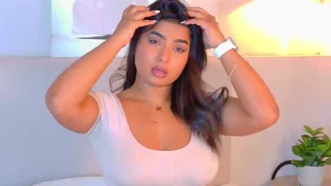 Lana online show from February 10, 8:35 pm