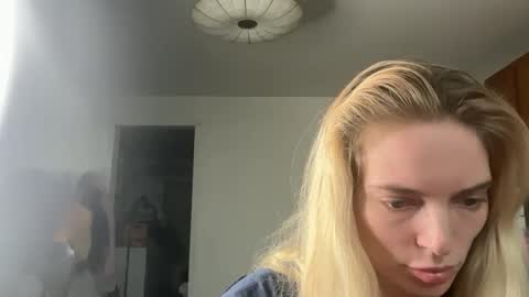Snapshot of lanasharapovaxxx chatting on March 15, 10:49 pm lanasharapovaxxx online show from March 15, 10:49 pm