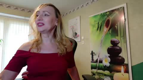 Lana online show from July 18, 5:39 pm