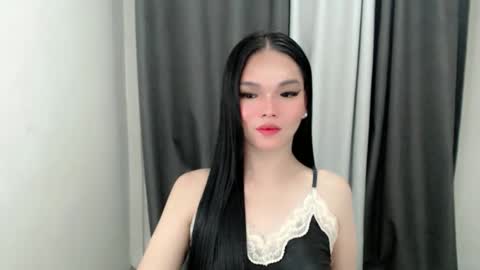lanawyatt_ online show from November 18, 2:54 pm