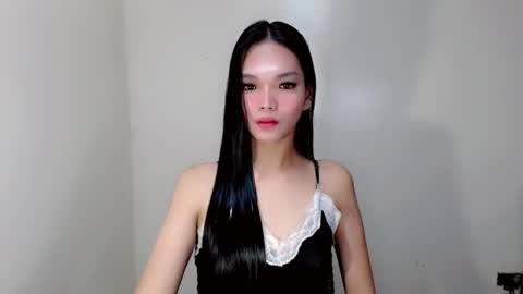 lanawyatt_ online show from March 25, 4:35 pm