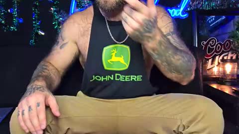 Snapshot of lancehardwood222 chatting on November 18, 1:11 am LANCE online show from November 18, 1:11 am