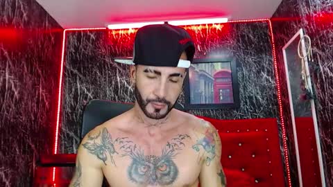 Lancelot Benwick online show from January 12, 5:24 am