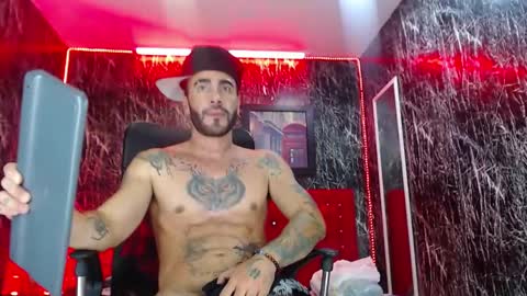 Lancelot Benwick online show from February 27, 9:47 pm