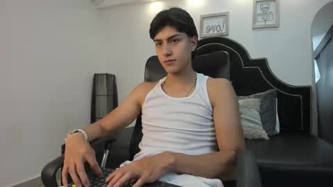 Snapshot of landercruz chatting on October 15, 4:23 am landercruz online show from October 15, 4:23 am