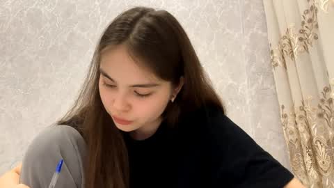 Alice online show from April 6, 2:51 pm