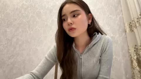 Alice online show from April 18, 2:21 pm