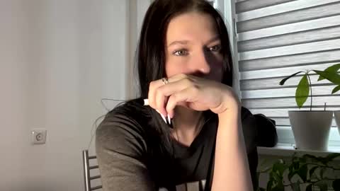 Sarah online show from February 16, 2:02 pm