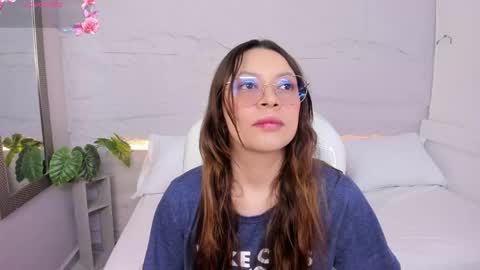 Lanna online show from April 17, 11:35 am