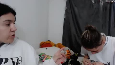 Snapshot of lannie_gonzales chatting on January 12, 2:35 am LANNIE online show from January 12, 2:35 am