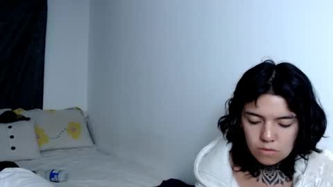 Snapshot of lannie_gonzales chatting on February 19, 11:46 pm LANNIE online show from February 19, 11:46 pm