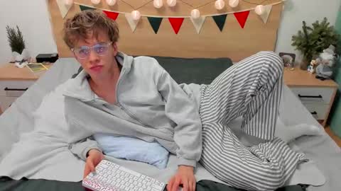 Fandi online show from January 8, 4:11 pm