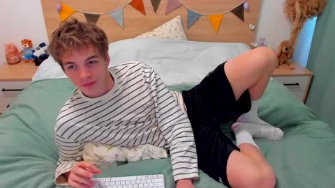 Fandi online show from April 4, 11:18 am