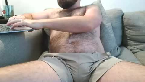 Snapshot of lapauly chatting on August 3, 5:38 pm Luddycub online show from August 3, 5:38 pm