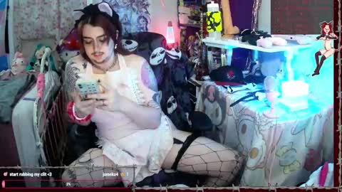 FtMhellhound online show from October 22, 4:35 am