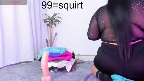 lapeligrosa_ online show from February 28, 5:08 am