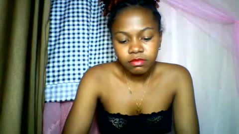 Snapshot of lara_belle chatting on June 17, 8:39 am lara_belle online show from June 17, 8:39 am