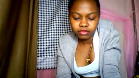 Snapshot of lara_belle chatting on June 22, 4:59 pm lara_belle online show from June 22, 4:59 pm