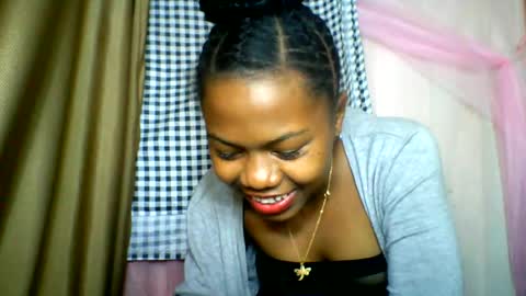 Snapshot of lara_belle chatting on June 24, 6:29 pm lara_belle online show from June 24, 6:29 pm