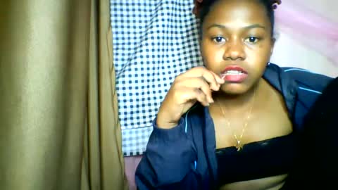 Snapshot of lara_belle chatting on June 30, 5:14 pm lara_belle online show from June 30, 5:14 pm
