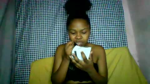 Snapshot of lara_belle chatting on July 19, 4:22 pm lara_belle online show from July 19, 4:22 pm