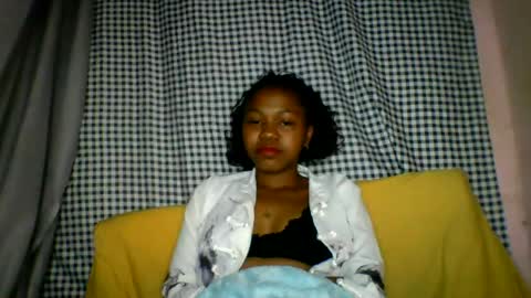 Snapshot of lara_belle chatting on July 21, 11:40 pm lara_belle online show from July 21, 11:40 pm