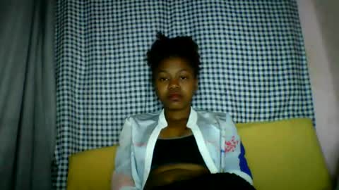 Snapshot of lara_belle chatting on July 27, 7:21 pm lara_belle online show from July 27, 7:21 pm